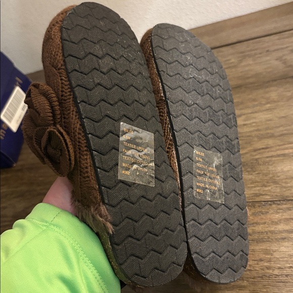 NIB [Madden Girl] Biilee Clog Sweater Slip-On Indoor/Outdoor Brown Women’s 6.5 - Picture 9 of 9